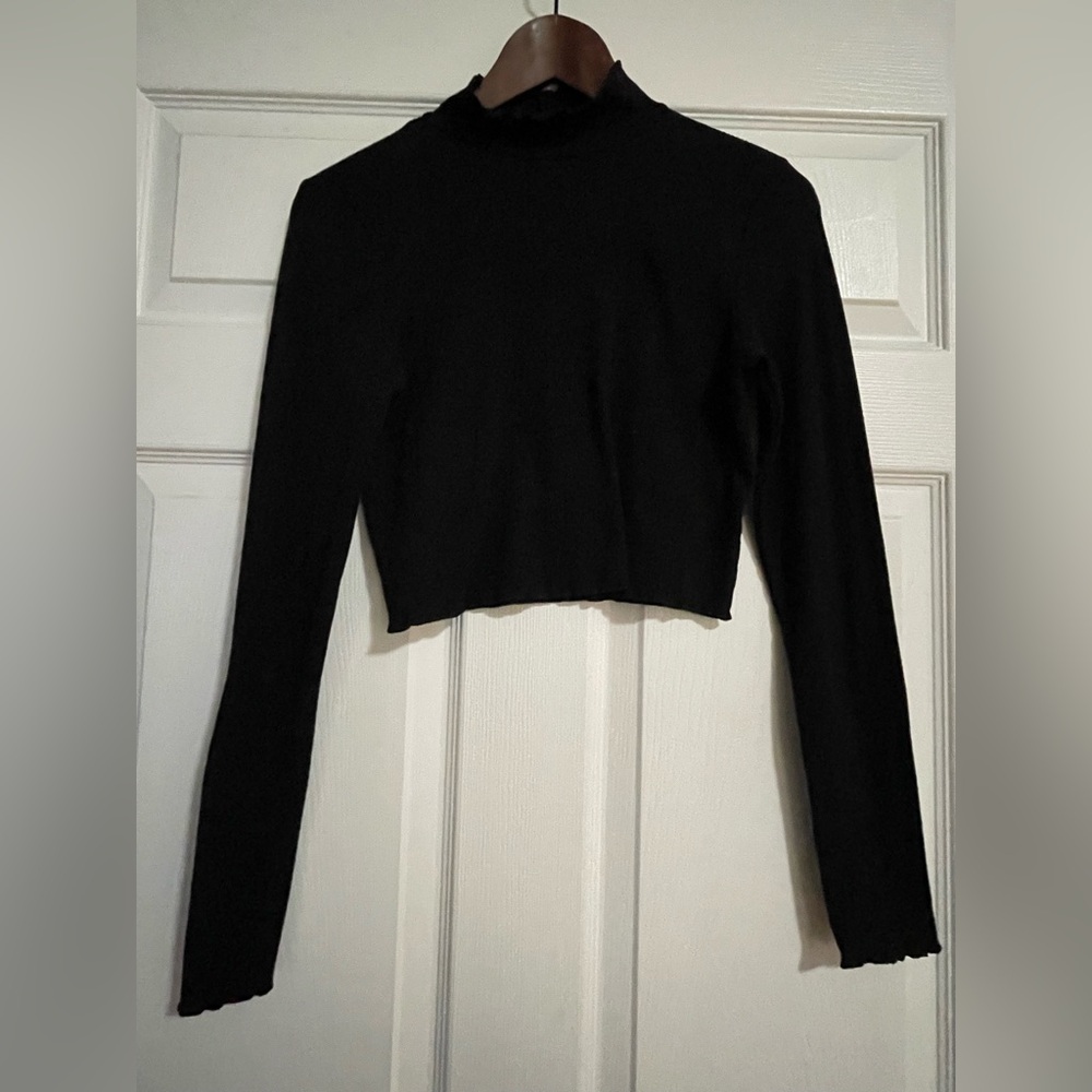 American Eagle Aerie Black Long Sleeve Crop Top